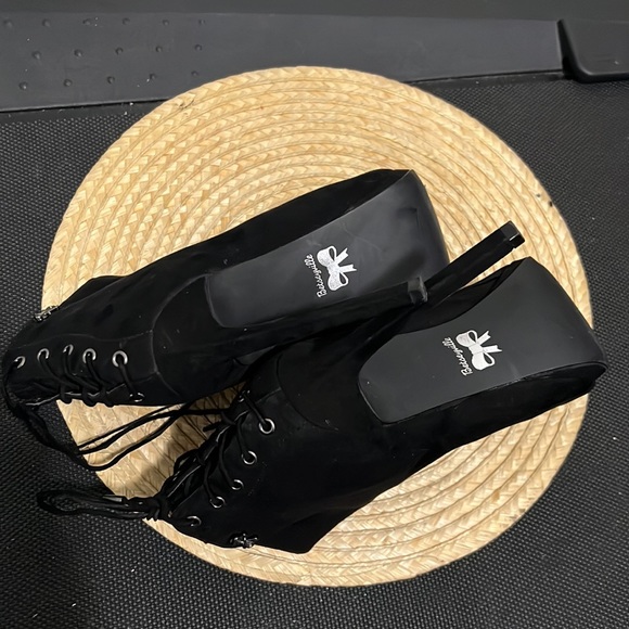 Betseyville Textured Faux Suede Ankle Booties Size 9.5 - Picture 11 of 14